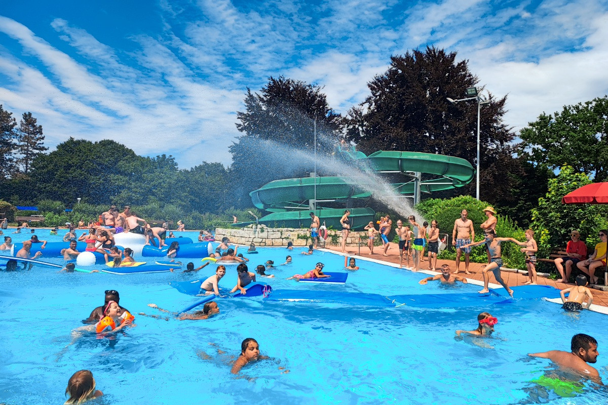 Saisonkarten Vorverkauf F R Das Freibad Wendlingen Startet