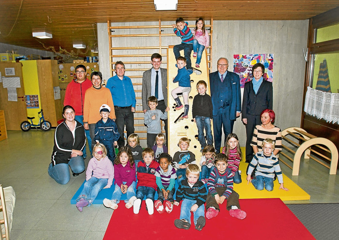  Foto zu Kletterwand für Neckarhäuser Kindergarten - Region - Nürtinger Zeitung 