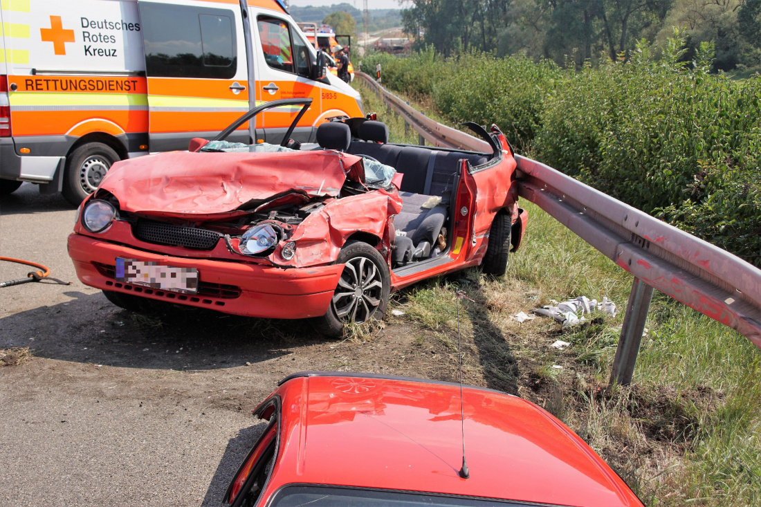 Schwerer Unfall Auf Der A8 Bei Wendlingen - Blaulicht - Nürtinger ...