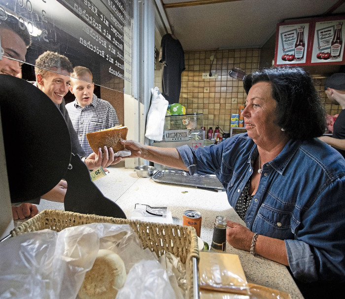 „Am Ende landest du immer bei Ursel“ - Reportage - Nürtinger Zeitung