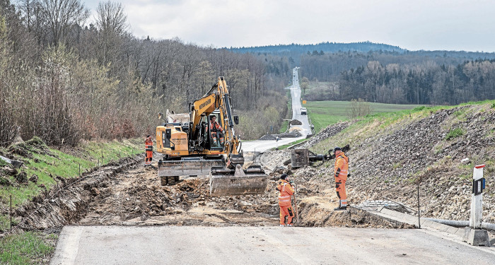 Setzungen Werden Beseitigt – B 313 Zwischen Großbettlingen Und ...