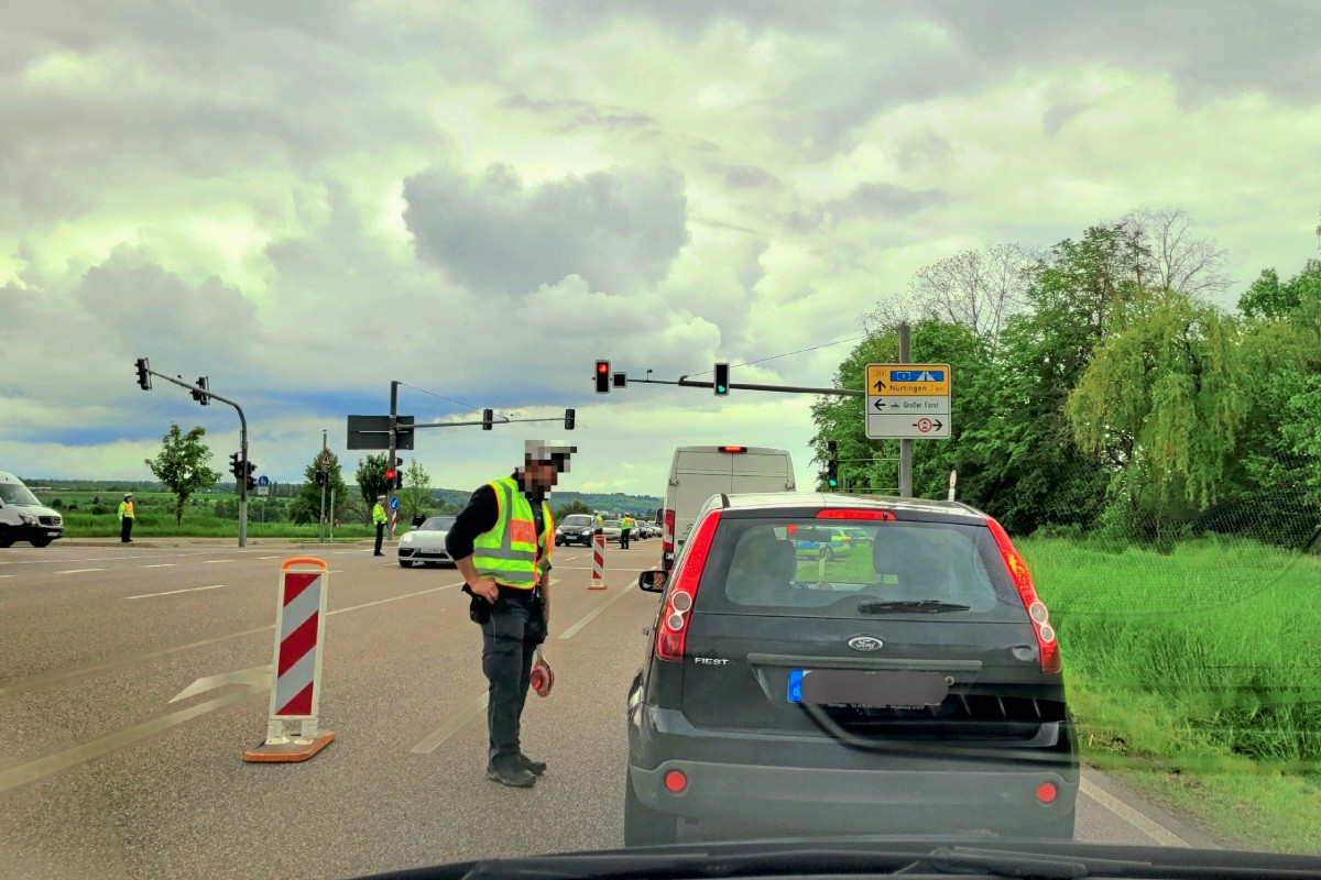 Verkehrskontrolle Auf B 313 In Nürtingen Sorgt Für Stau - Nürtingen ...