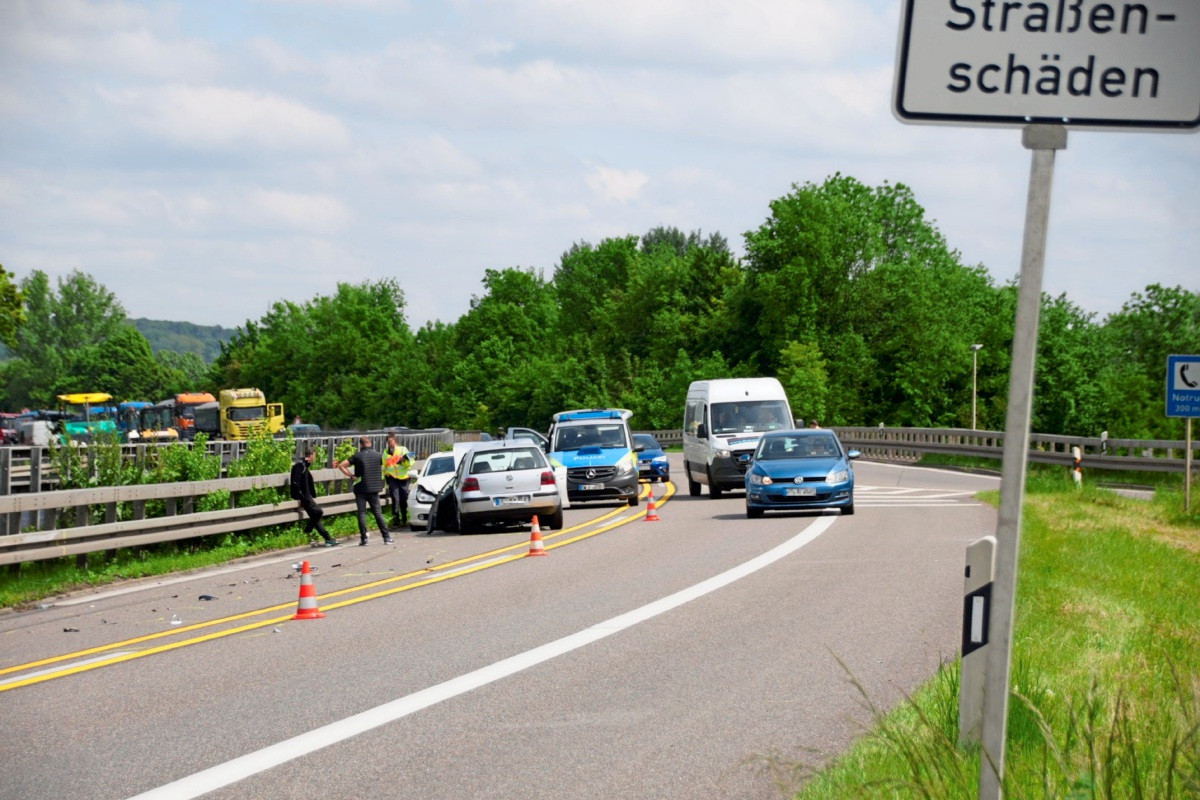 Vollsperrung Nach Unfall Auf B313 Zwischen Wendlingen Und Köngen ...