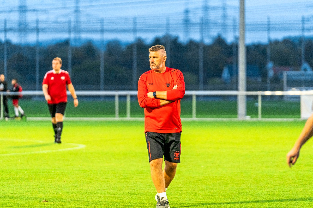 Markus Roth Kit Markus Roth muss gehen, Christian Mirbauer kommt - Wendlingen ...