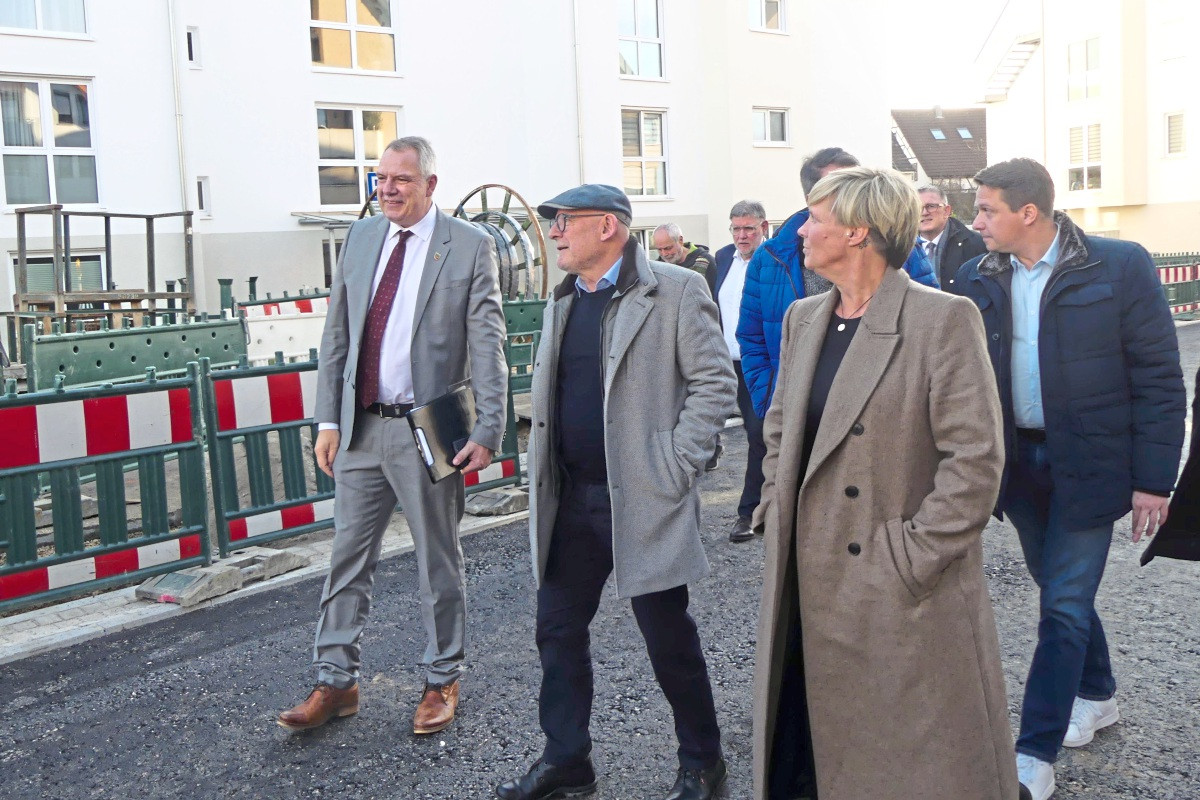 Winfried Hermann lobt Grafenbergs neue Mitte
