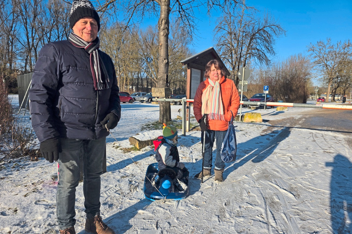 Mark Rausenberger Wintereinbruch im Kreis Esslingen: Schneevergnügen und Dauereinsatz ...