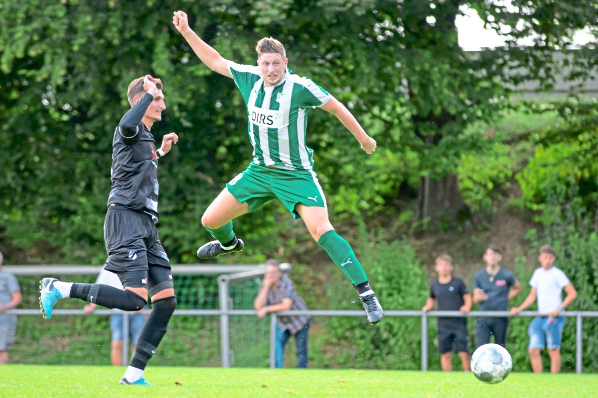 Reinforcements and departures: The transfer market of District League A1