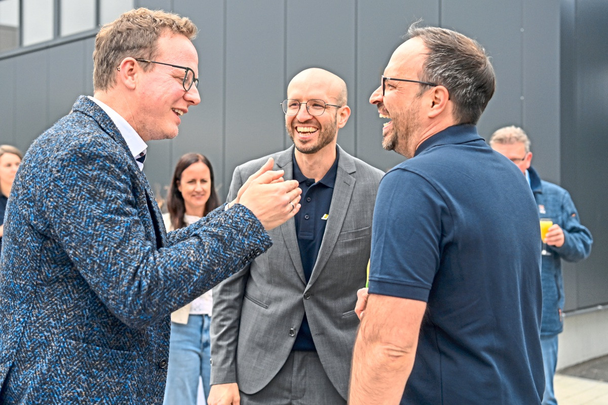 Lars Rolf Firma Techma in Nürtingen: Lagerhalle und Kuchen als ...