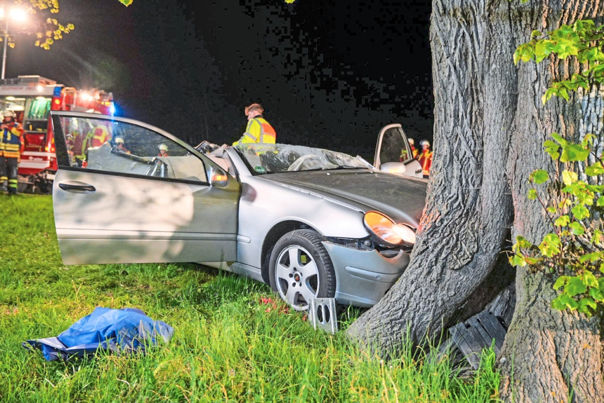 Zwei Frauen bei schwerem Unfall in Owen eingeklemmt