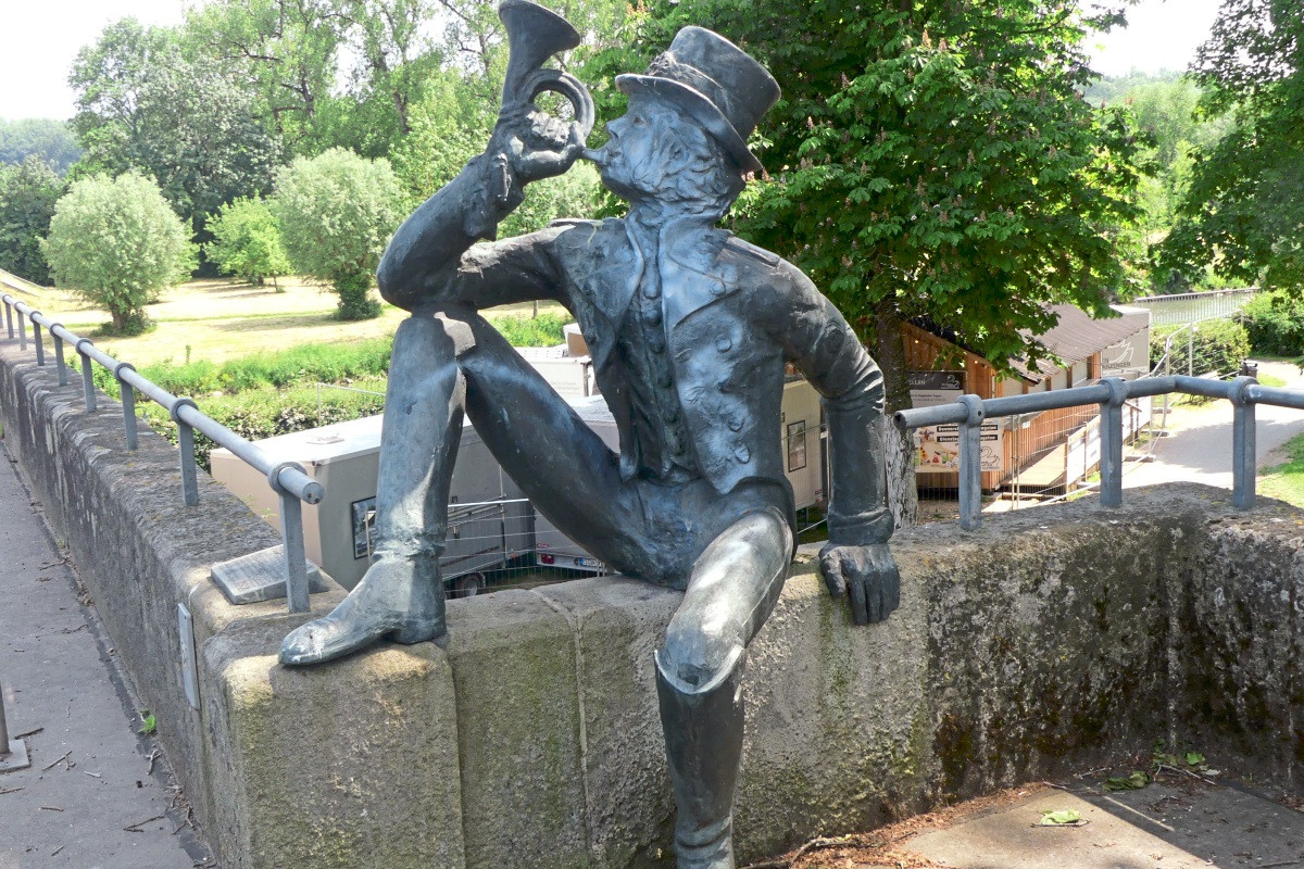 Statue aus Neckartailfingen sorgt im Netz für Aufsehen