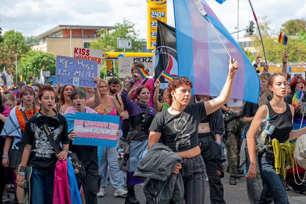 CSD demo marches loudly through Nürtingen's city center