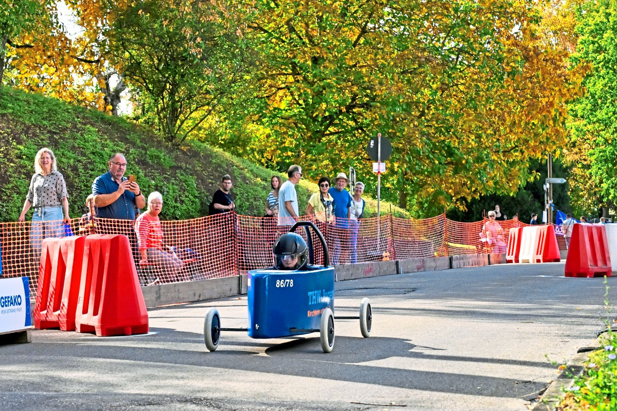 Soapbox cars on a high-speed downhill run in Frickenhausen