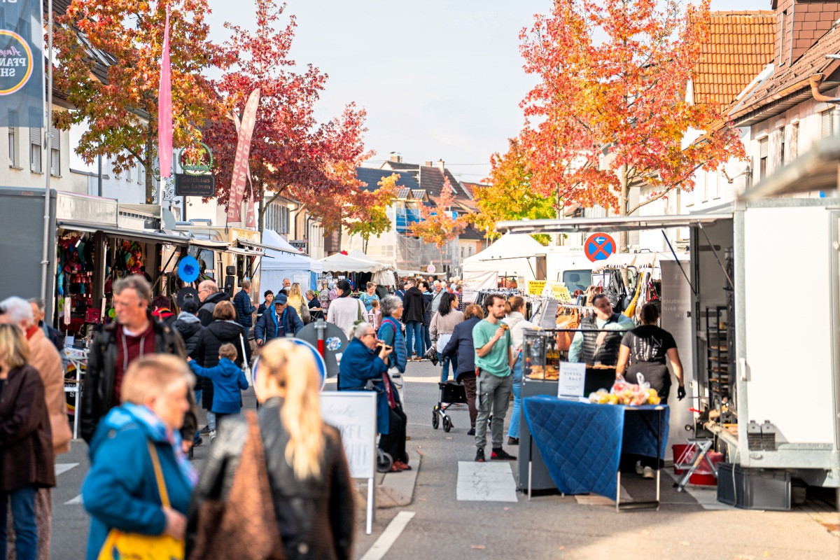 Traditioneller Kirbemarkt in Wendlingen lockte viele Besucher
